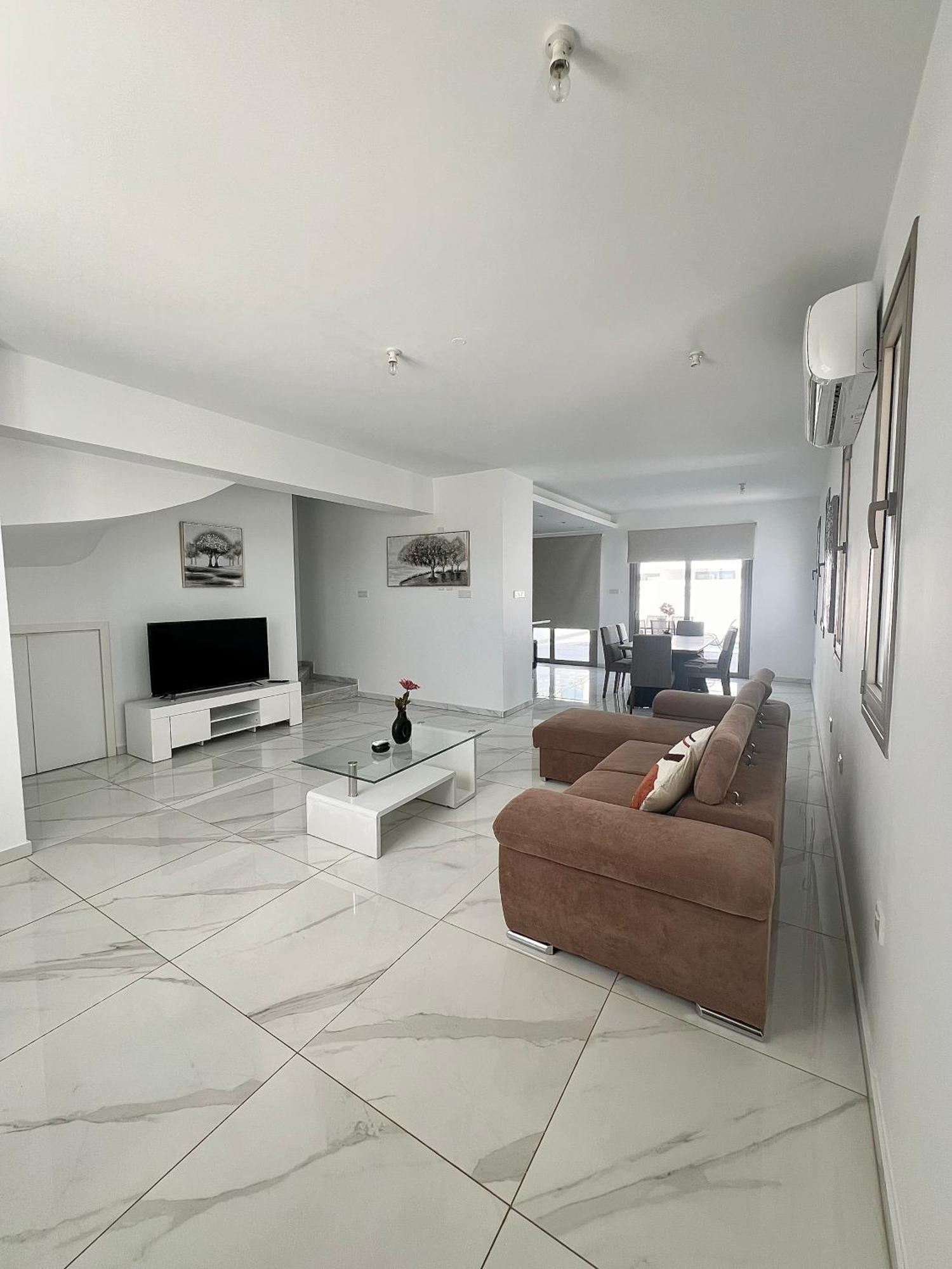 Hubstay - Seaview Villa Oriana In Larnaca, 10 Min Walk To The Beach Exterior photo