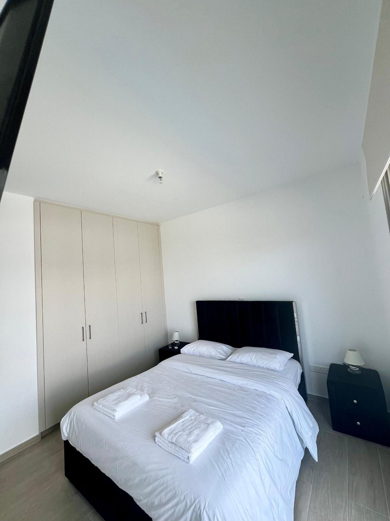 Hubstay - Seaview Villa Oriana In Larnaca, 10 Min Walk To The Beach Exterior photo