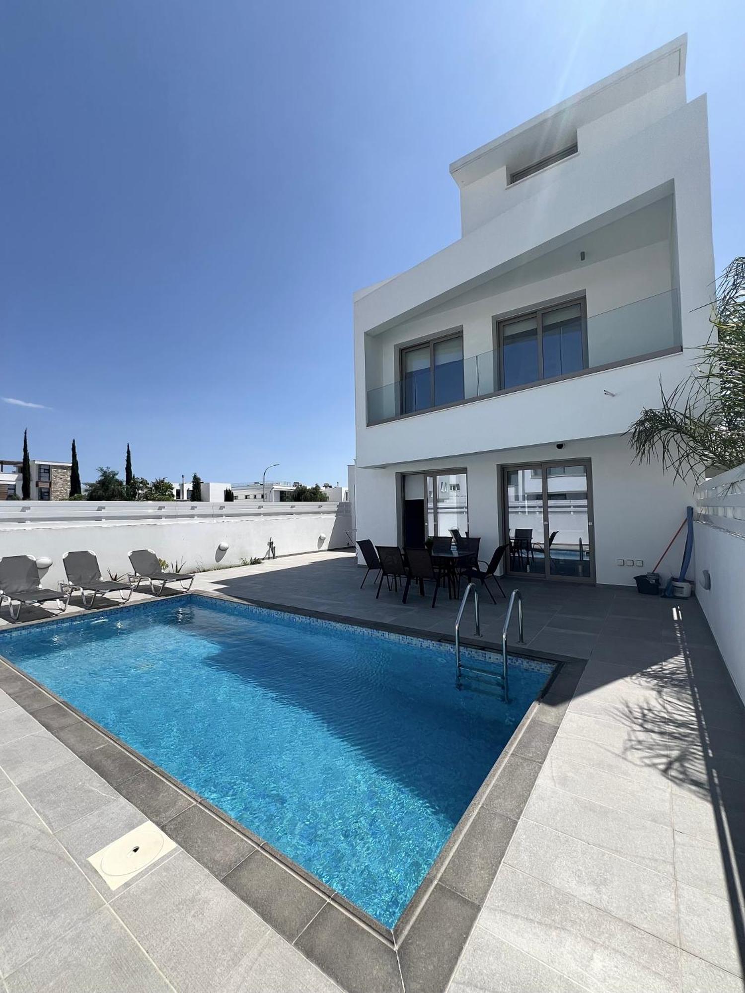 Hubstay - Seaview Villa Oriana In Larnaca, 10 Min Walk To The Beach Exterior photo
